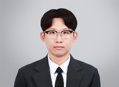 




	
		김주완 변호사
	

	
		
			
				
					
					
						학력
						
                                                        2012. 안양외국어고등학교 졸업
                                                        2020. 한양대학교 사학과 졸업
                                                        2025. 전남대학교 법학전문대학원 졸업
					
				

				
					
					
						경력
						
                                                   검찰실무수습(2023년)
                                                   제14회 변호사시험 합격(2025년)
                                                   법무법인 이우스 소속변호사(2025년~)
					
				

				
				
			
		
			
