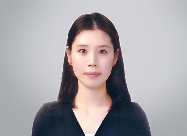 




	
		감아름 변호사
	

	
		
			
				
					
					
						학력
						
                                                        2004. 대일외국어고등학교 졸업
                                                        2008. 이화여자대학교 졸업
                                                        2022. 아주대학교 법학전문대학교 졸업
					
				

				
					
					
						경력
						
                                                   삼성물산 건설부문(2008.7.~2017.5.)
                                                   제11회 변호사시험 합격 (2022)
                                                    광주지방법원 재판연구원(제2형사부) (2022.5.~2023.4.)
                                                    광주고등법원 재판연구원(제2민사부, 제3민사부) (2023.5.~2025.4.)
					
				

				
				
			
		
			
